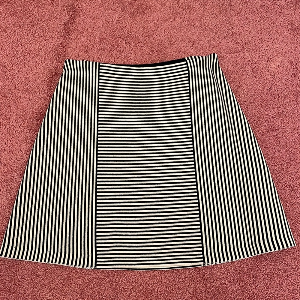 A theory black and white skirt